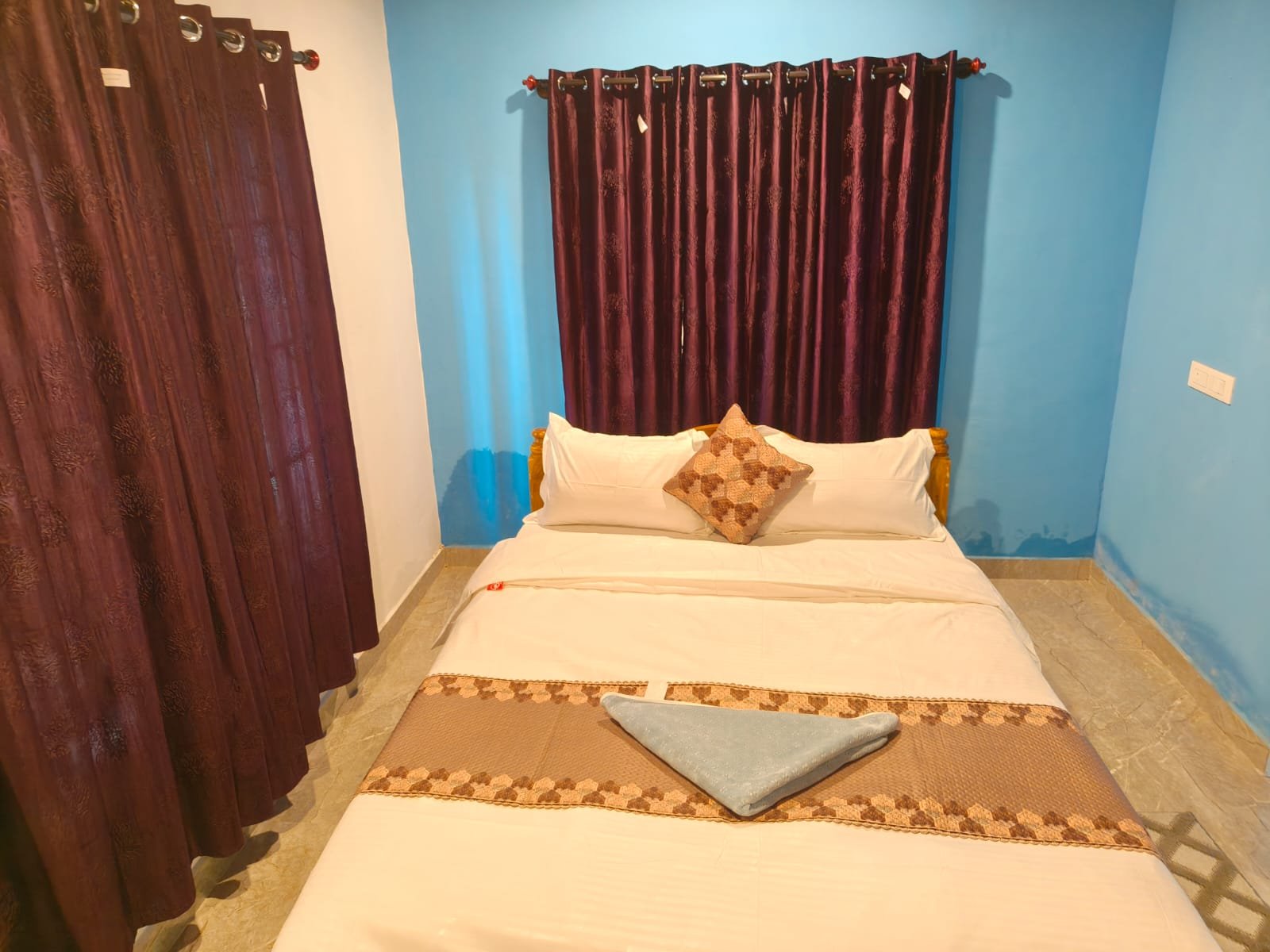 Couple friendly room Madikeri